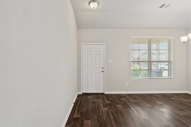 Building Photo - 5126 Chester Springs Ln