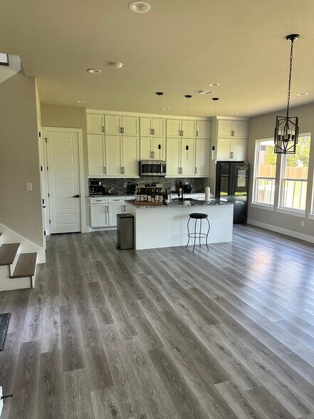 Building Photo - 2408 Peabody Ave