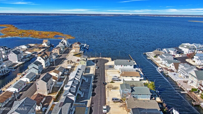 Primary Photo - 256 Ocean Bay Blvd