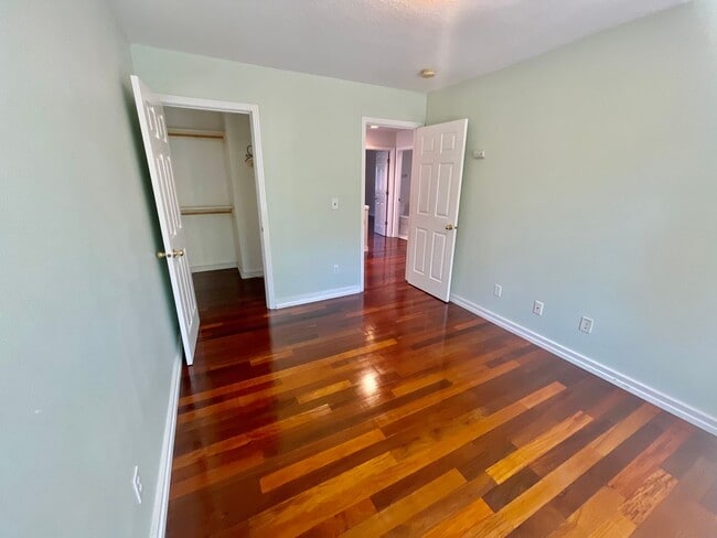 Building Photo - $500 first month rent credit!!! Convenient...
