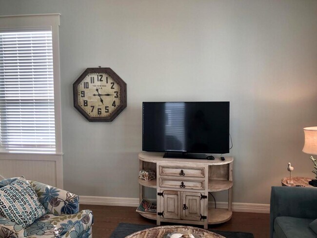 Building Photo - 104 Sailhouse