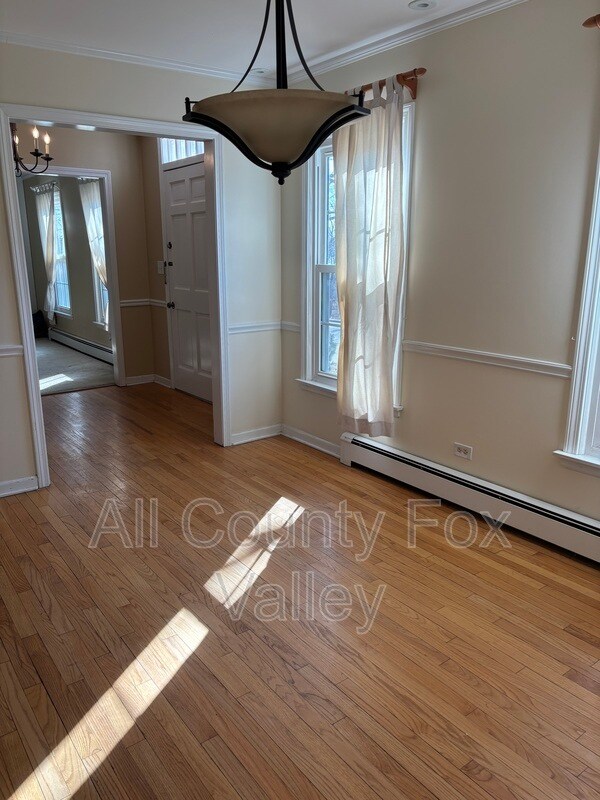 Building Photo - 762 E Hillside Ave