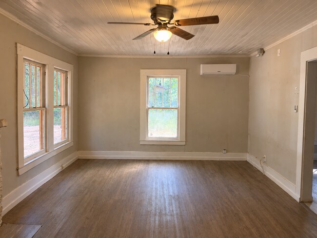 Building Photo - 1422 Gillespie Ave