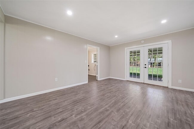 Building Photo - 104 Co Rd 2401