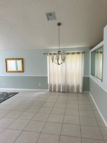 Building Photo - 1645 Anna Catherine Dr