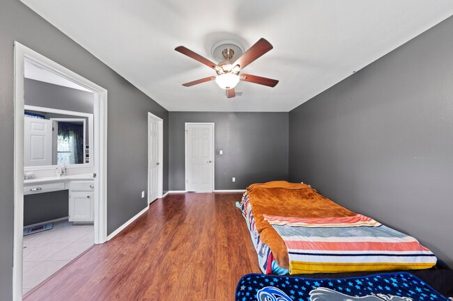 Building Photo - 4 bedroom in Bluewater Bay!
