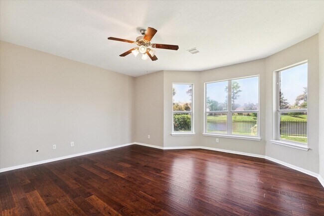 Building Photo - 30507 Russell Point Dr