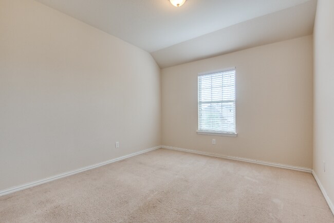 Building Photo - 2813 Castle Creek Dr