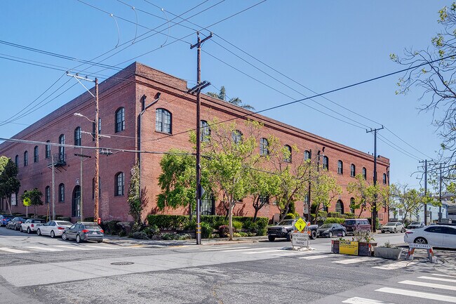 Building Photo - 701 Minnesota St