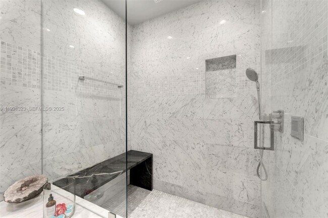 Building Photo - 1000 Brickell Plaza