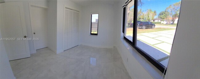 Building Photo - 216 Shadow Way