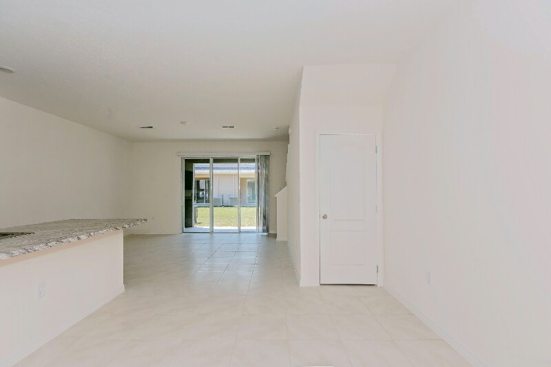 Building Photo - 1280 Yellow Finch Dr