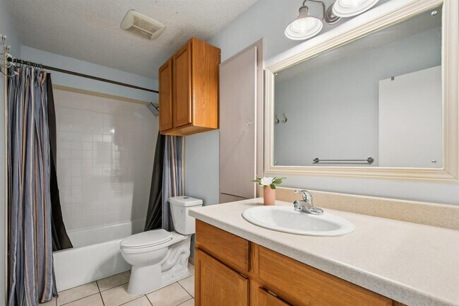 Building Photo - 9413 Quail Meadow Dr