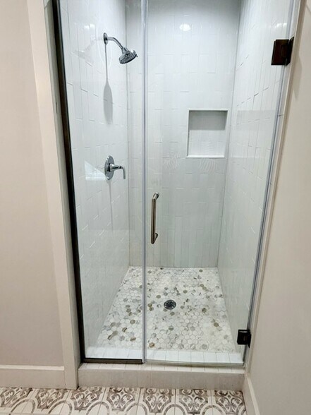 Building Photo - 667 Francis Pl NW