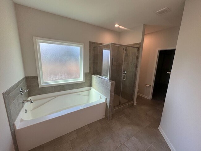 Building Photo - 261 Fenwick Farms Dr