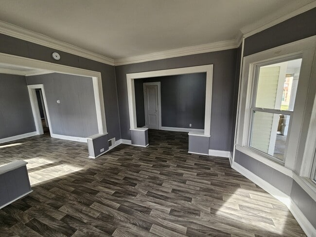 Building Photo - 9208 Pierpont Ave