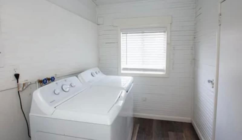 Building Photo - 208 Lincoln St