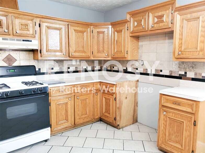 Building Photo - 3020 Sagebrush Dr