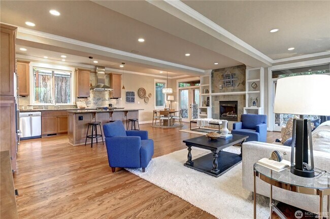 Building Photo - 4bd/2.5ba Kirkland House