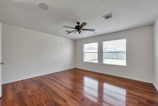 Building Photo - 2239 Waxwing Dr