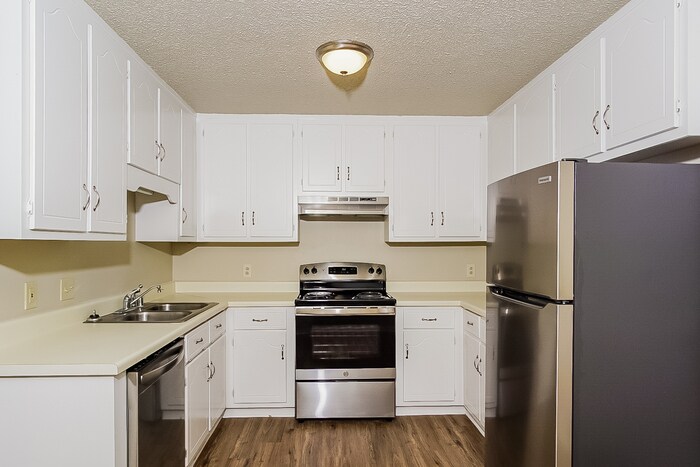 Building Photo - 115 Amethyst Dr