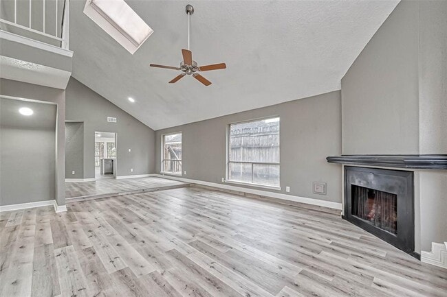 Building Photo - 9831 Orangevale Dr