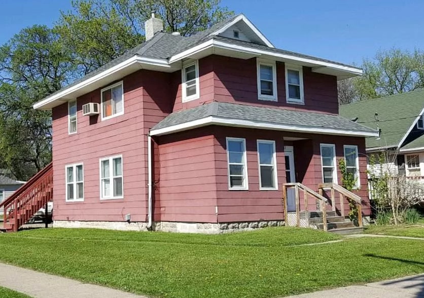 Building Photo - 1321 8th Ave N