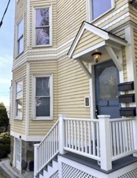Building Photo - 2 Termine Ave