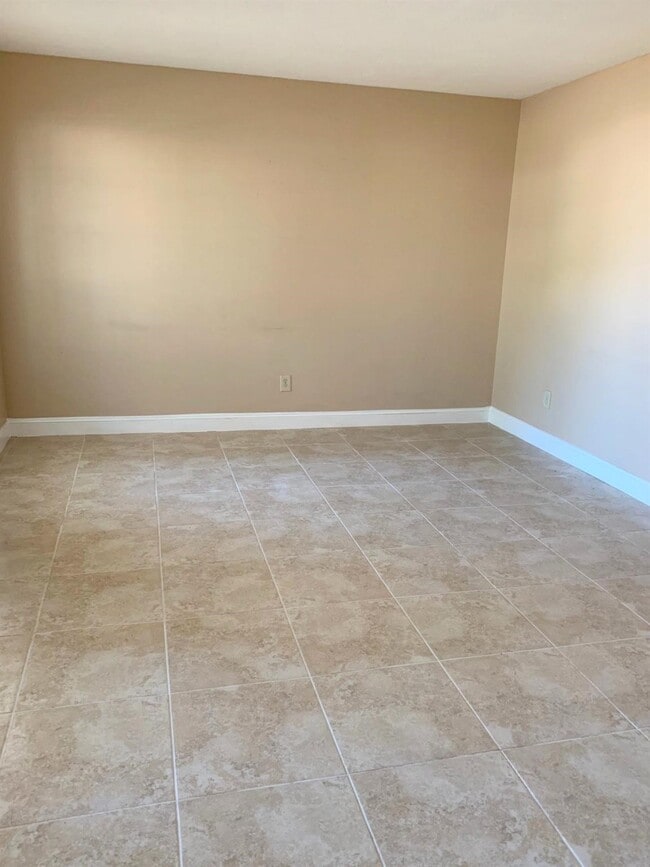 Building Photo - 4803 Brooklawn Dr