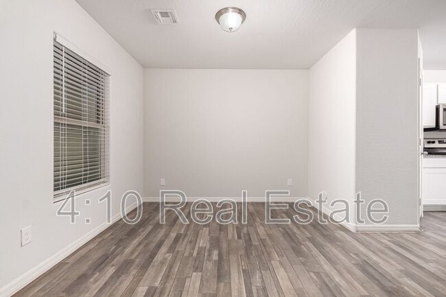 Building Photo - 142 W Impala Dr