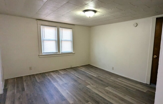 Building Photo - 2901 Temple St