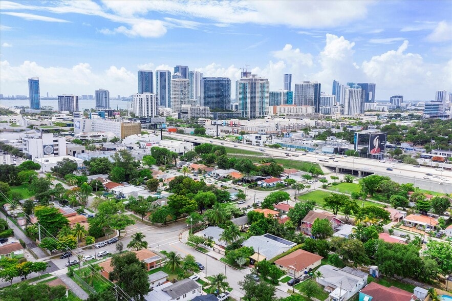 Building Photo - 100 NW 40th St