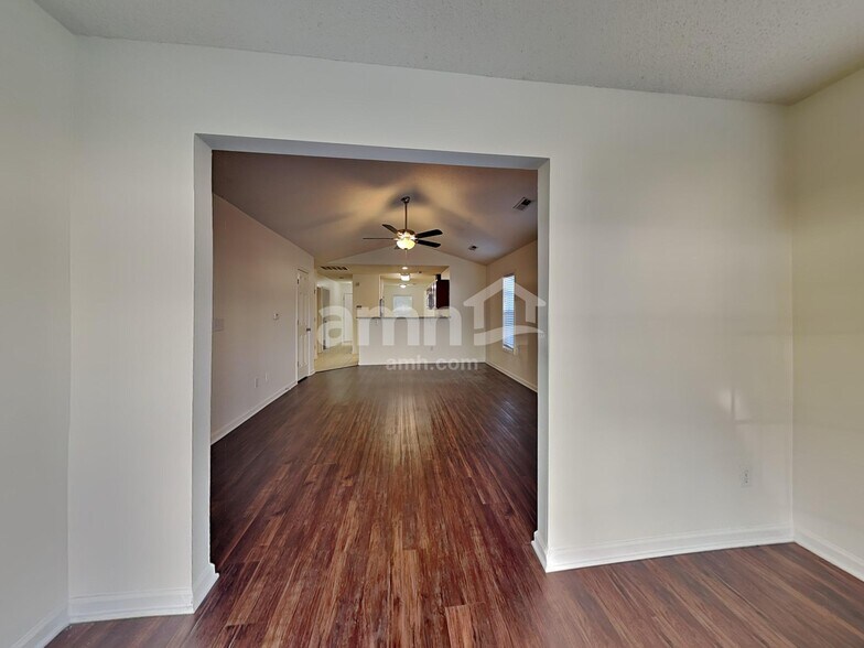 Building Photo - 101 Charlotte Ct