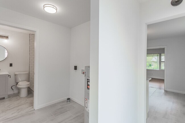 Building Photo - Single Level 3 Bedroom Home in East Ridge!