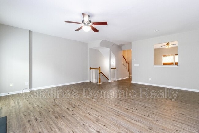 Building Photo - 9618 Blossom Hill Dr