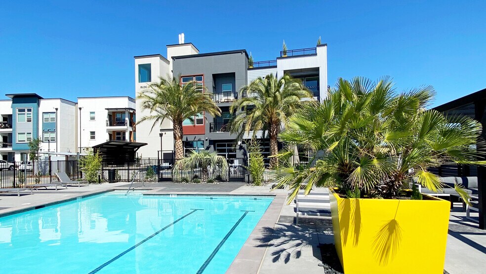 Pool Retreat - 1878 Notre Dame Blvd