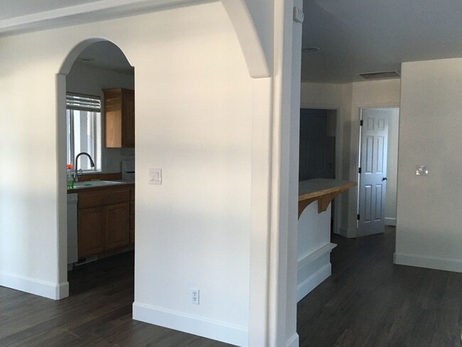 Building Photo - k1181