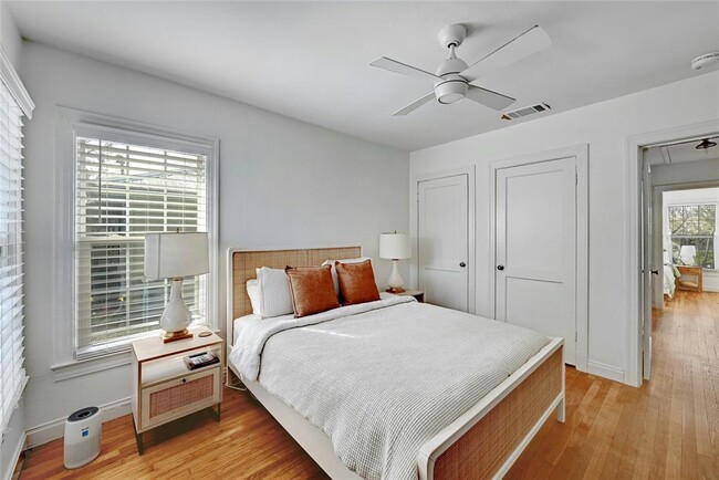 Building Photo - 5313 Avenue F