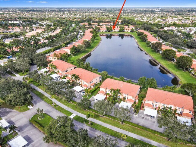 Building Photo - 9553 Shadybrook Dr