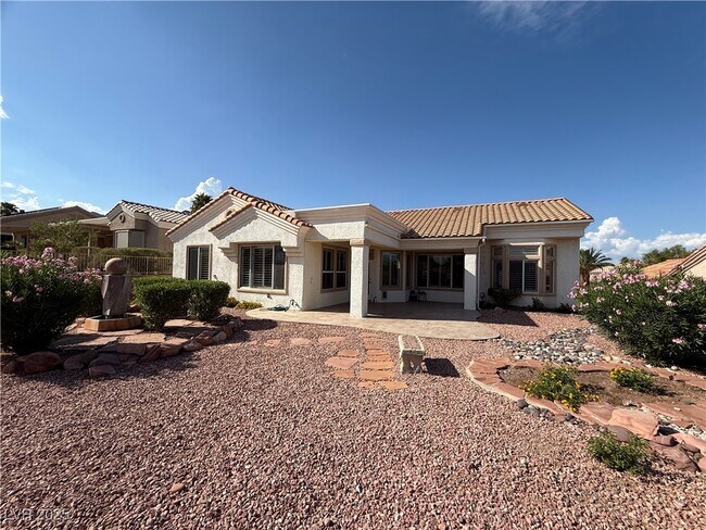 Building Photo - 10513 Longwood Dr