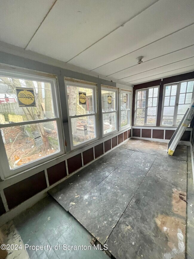 Building Photo - 112 Salem Ave