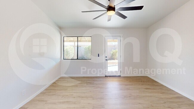 Building Photo - 1826 W Holland Dr