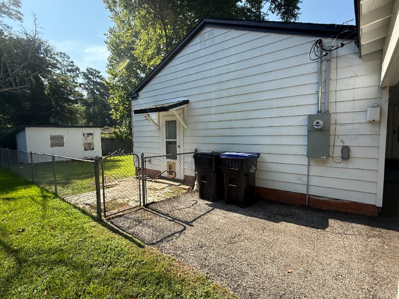 Building Photo - 1000 S 12th St