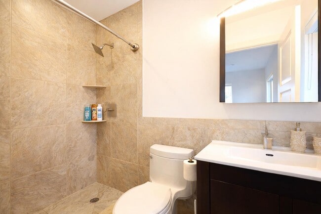 Building Photo - 3018 NE 26th St