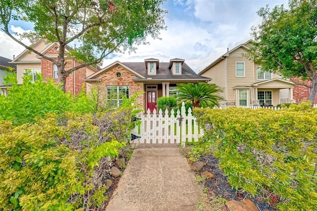 Building Photo - 7130 Pavilion Dr