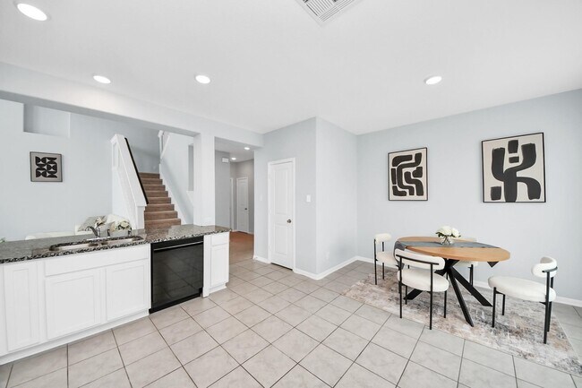 Building Photo - 208 Salange Ln