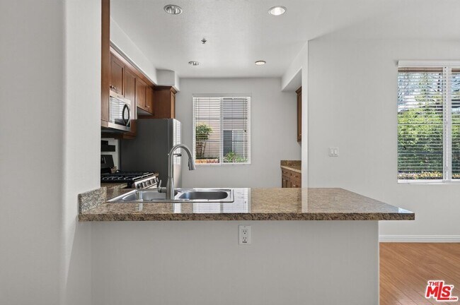 Building Photo - 360 W Ave 26