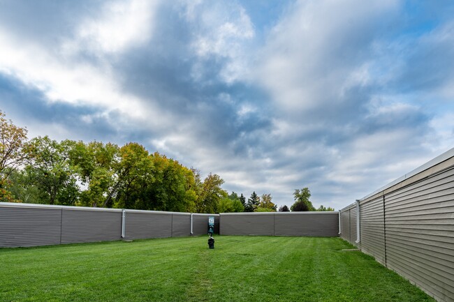 Fargo, ND Summerfield Apartments | Exterior - Summerfield