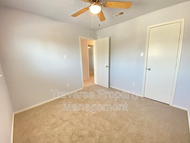 Building Photo - 2618 Isbella Dr