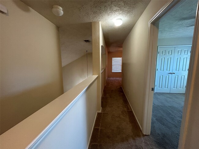 Building Photo - 14027 Blackfoot Trail Run